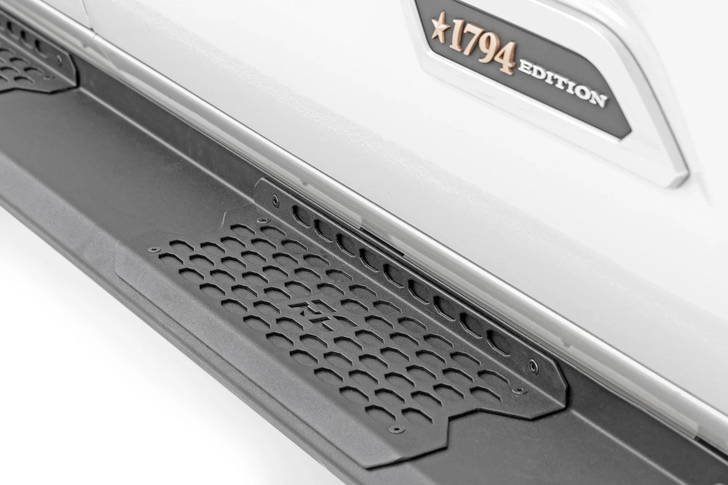 HD2 RUNNING BOARDS CREWMAX | TOYOTA TUNDRA 2WD/4WD (2022-2024)