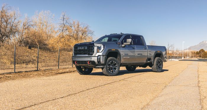 3'' SST LIFT KIT WITH FABRICATED CONTROL ARMS AND FALCON 2.1 MONOTUBE SHOCKS- GM SILVERADO / SIERRA 2500HD/3500HD 2020-2025