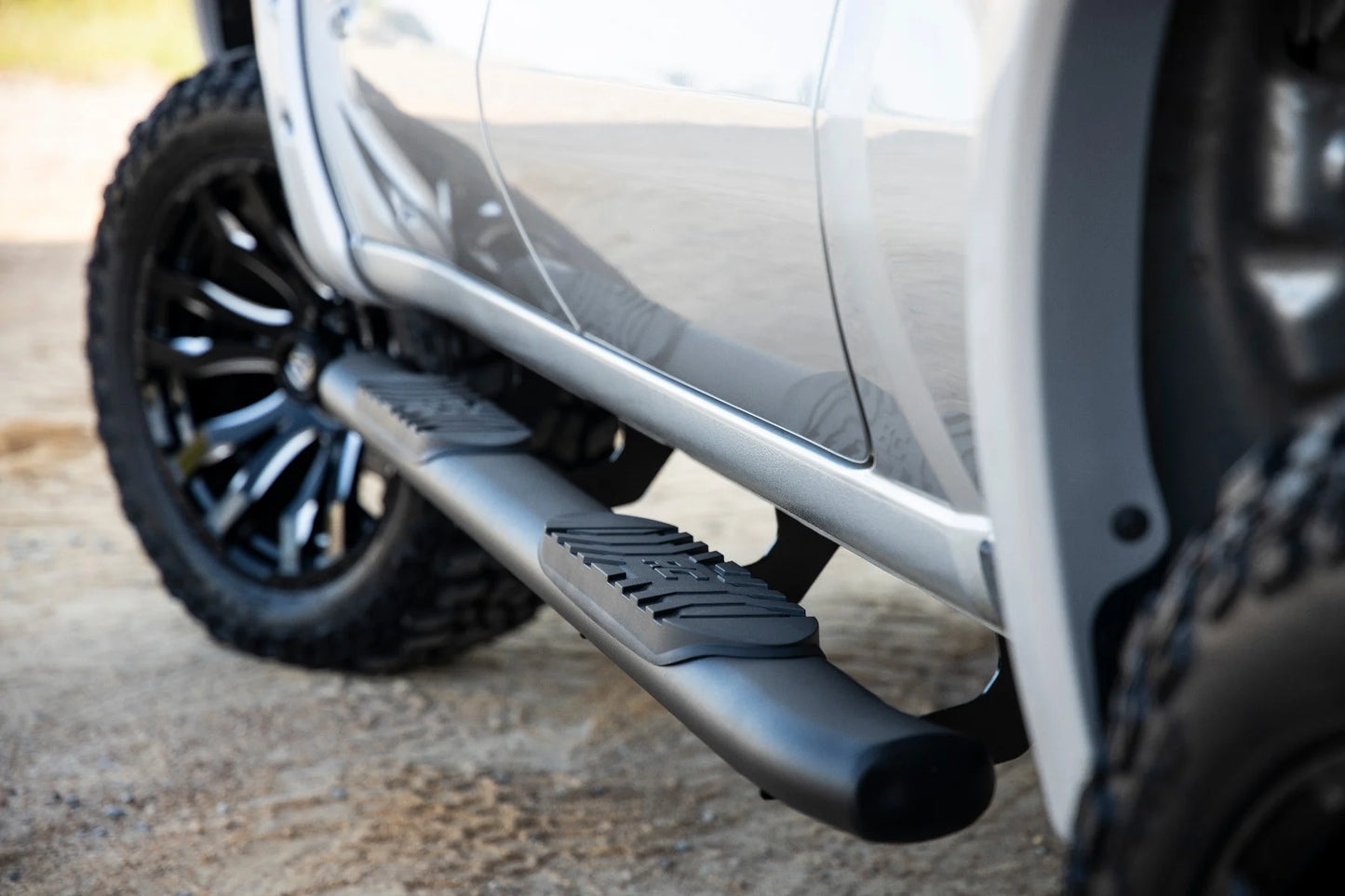 Oval Nerf Step Crew Cab | Chevy/GMC 1500/2500HD/3500HD (19-25)