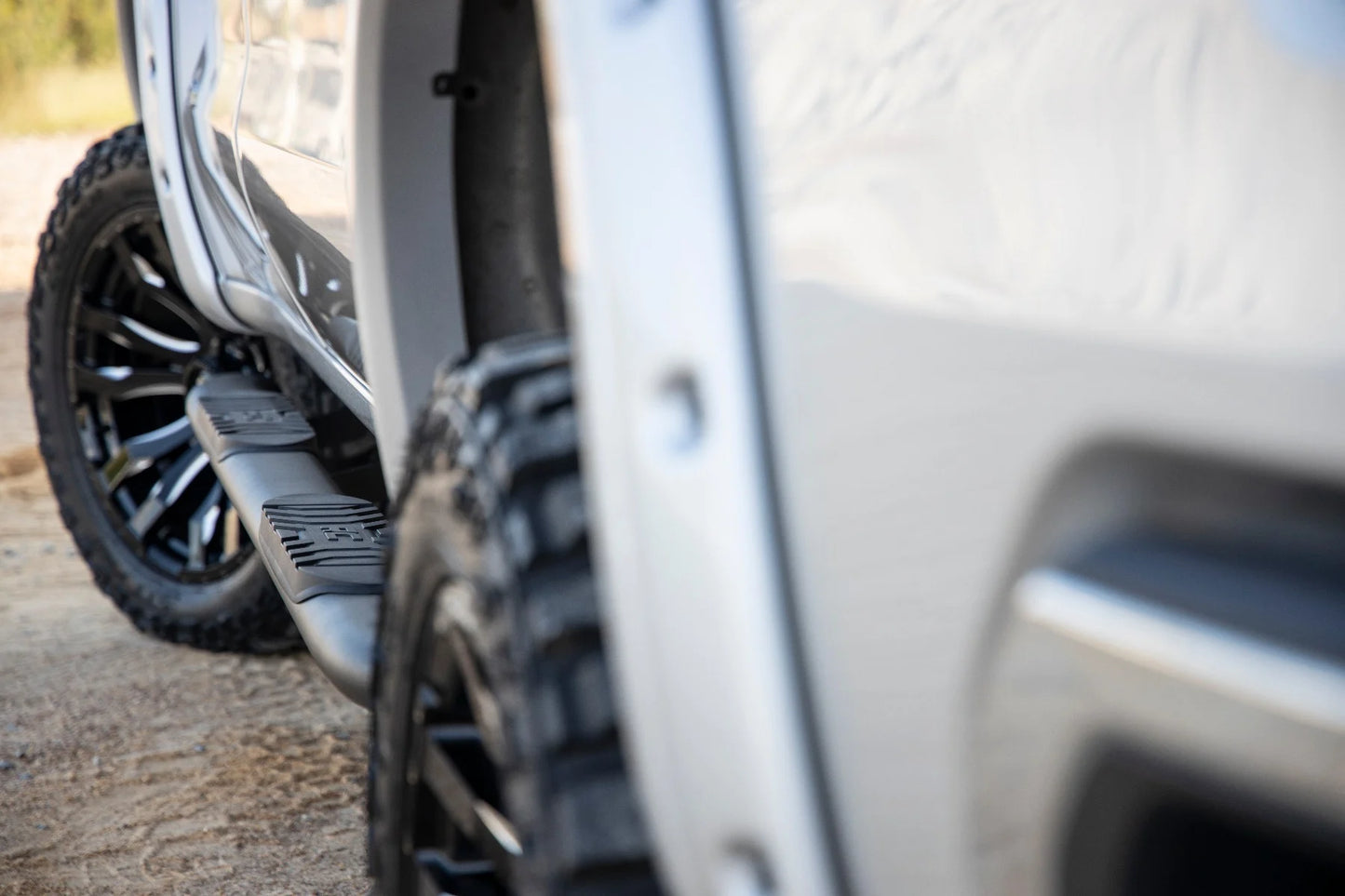 Oval Nerf Step Crew Cab | Chevy/GMC 1500/2500HD/3500HD (19-25)