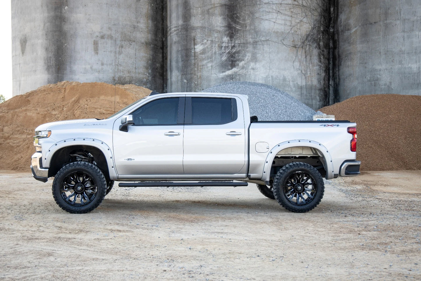 Oval Nerf Step Crew Cab | Chevy/GMC 1500/2500HD/3500HD (19-25)