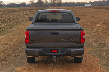 RETRACTABLE BED COVER 5'7" BED | TOYOTA TUNDRA 2WD/4WD (2007-2021)