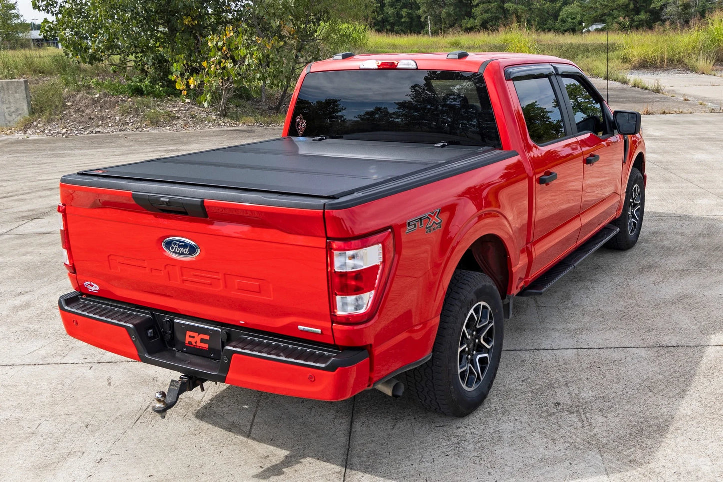 HARD FOLDING BED COVER 5'7" BED | FORD F-150/F-150 LIGHTNING/RAPTOR (15-23)