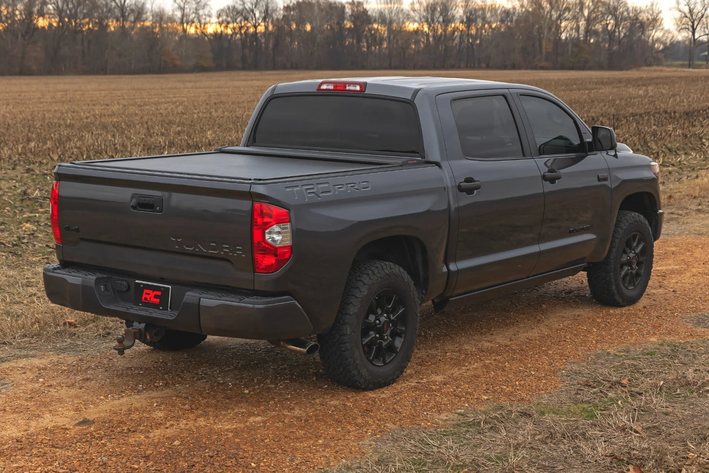 RETRACTABLE BED COVER 5'7" BED | TOYOTA TUNDRA 2WD/4WD (2007-2021)