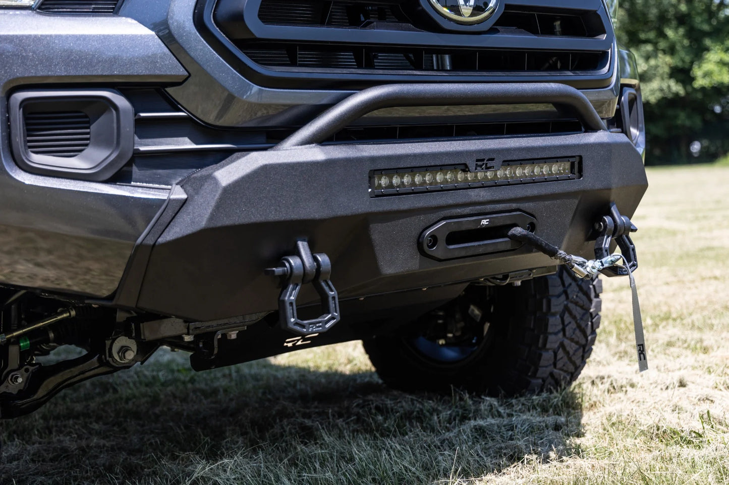 FRONT BUMPER TOYOTA TACOMA 2WD/4WD (2016-2023)