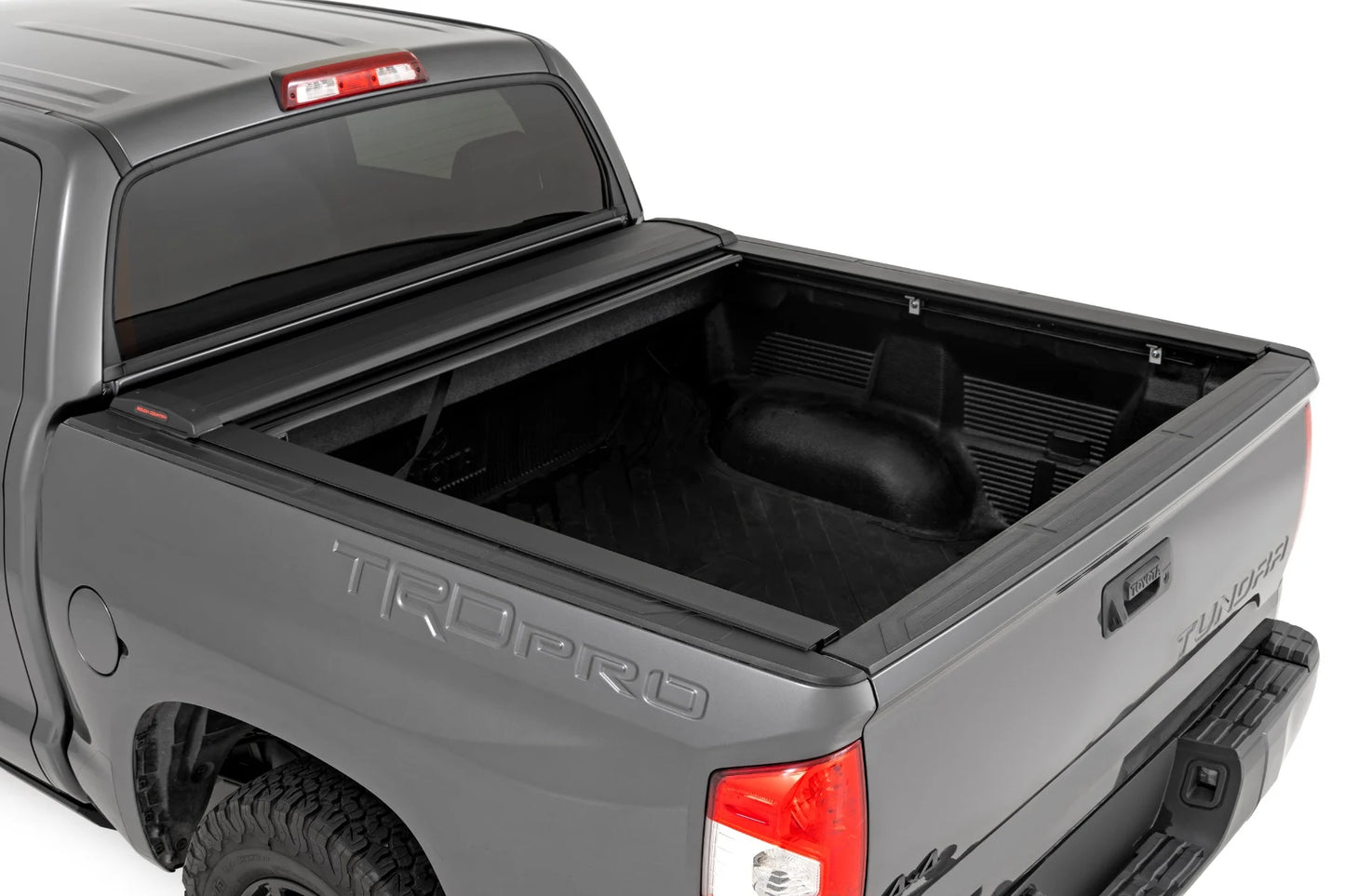 RETRACTABLE BED COVER 5'7" BED | TOYOTA TUNDRA 2WD/4WD (2007-2021)