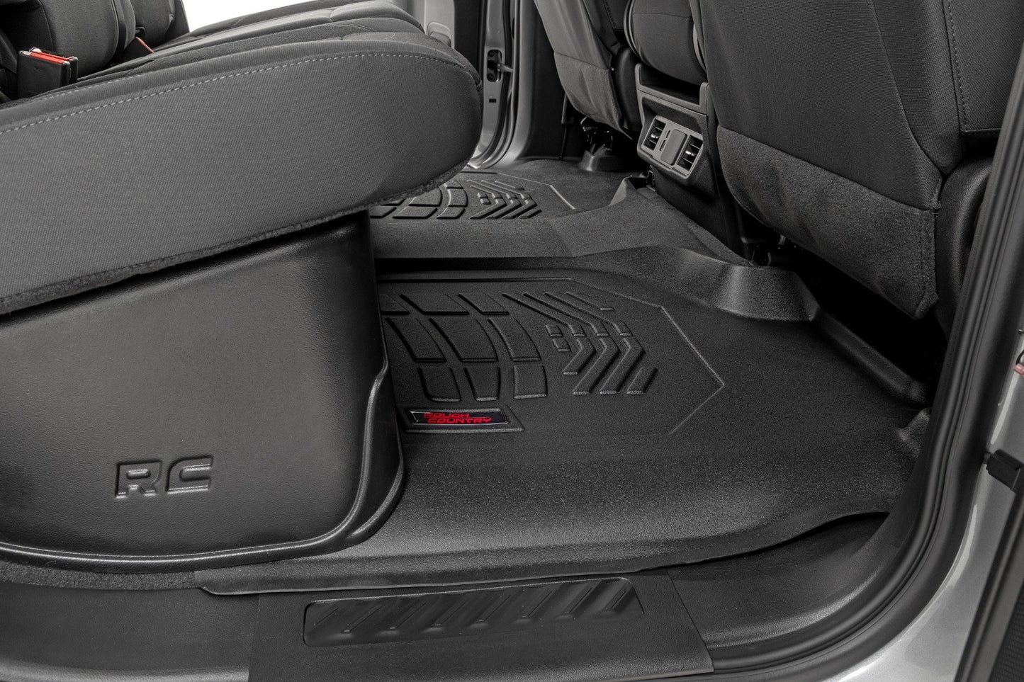 FLOOR MATS CHEVY/GMC 1500/2500HD/3500HD (19-26 & REFRESH)