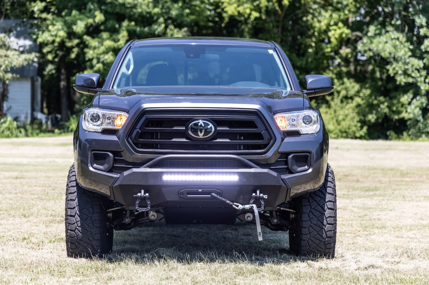 FRONT BUMPER TOYOTA TACOMA 2WD/4WD (2016-2023)