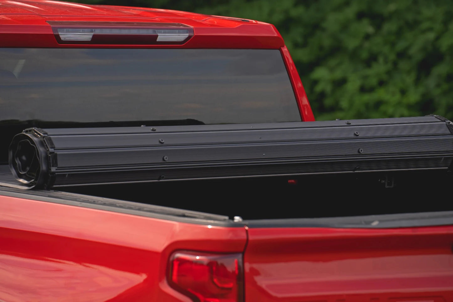 Hard Roll Up Bed Cover 5'10" Bed | Chevy/GMC Sierra 1500 (19-25)/Silverado 1500 (19-25)