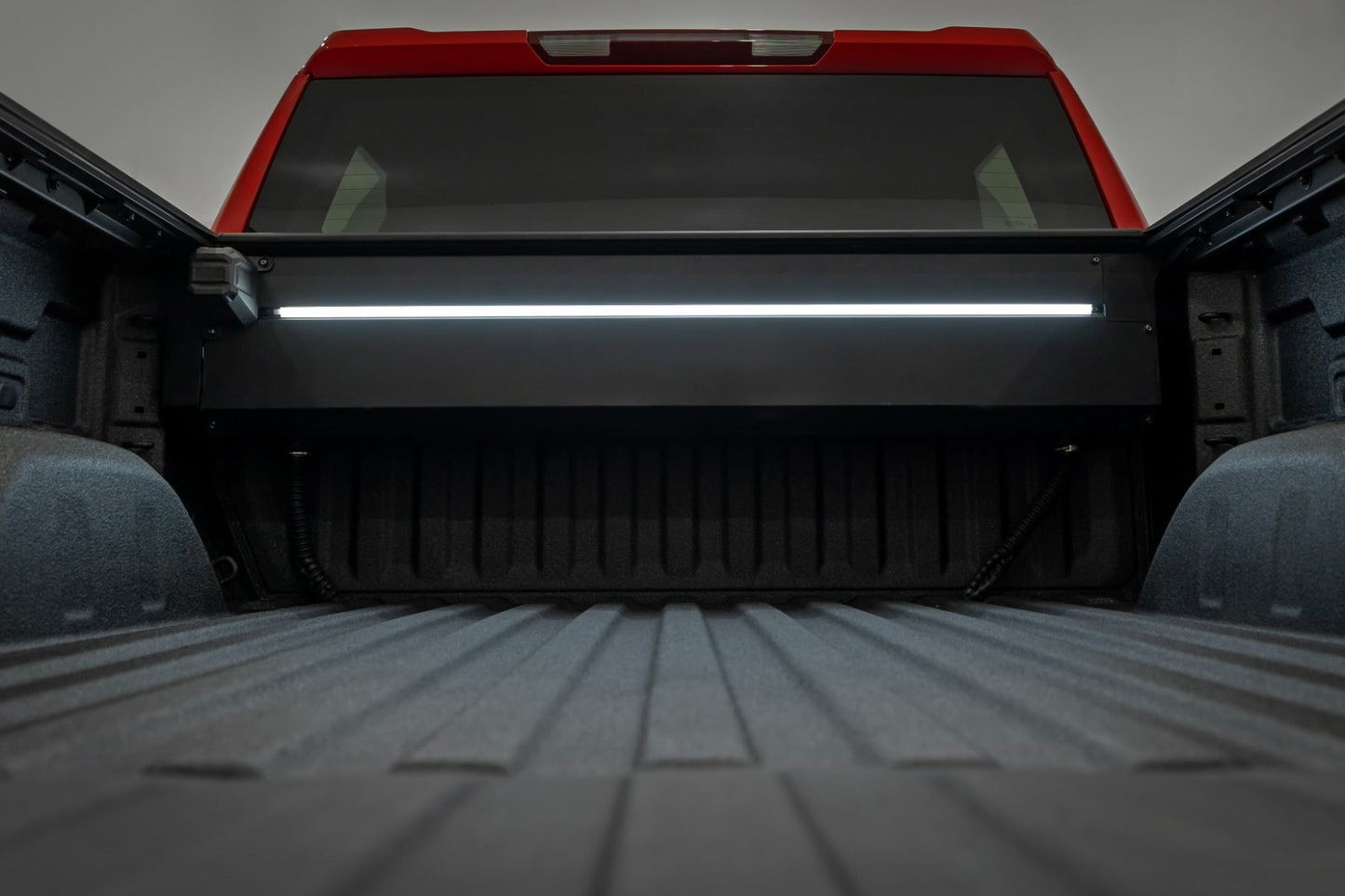 POWERED RETRACTABLE BED COVER 5'10" BED | CHEVY/GMC SIERRA 1500 (19-26)/SILVERADO 1500 (19-26)