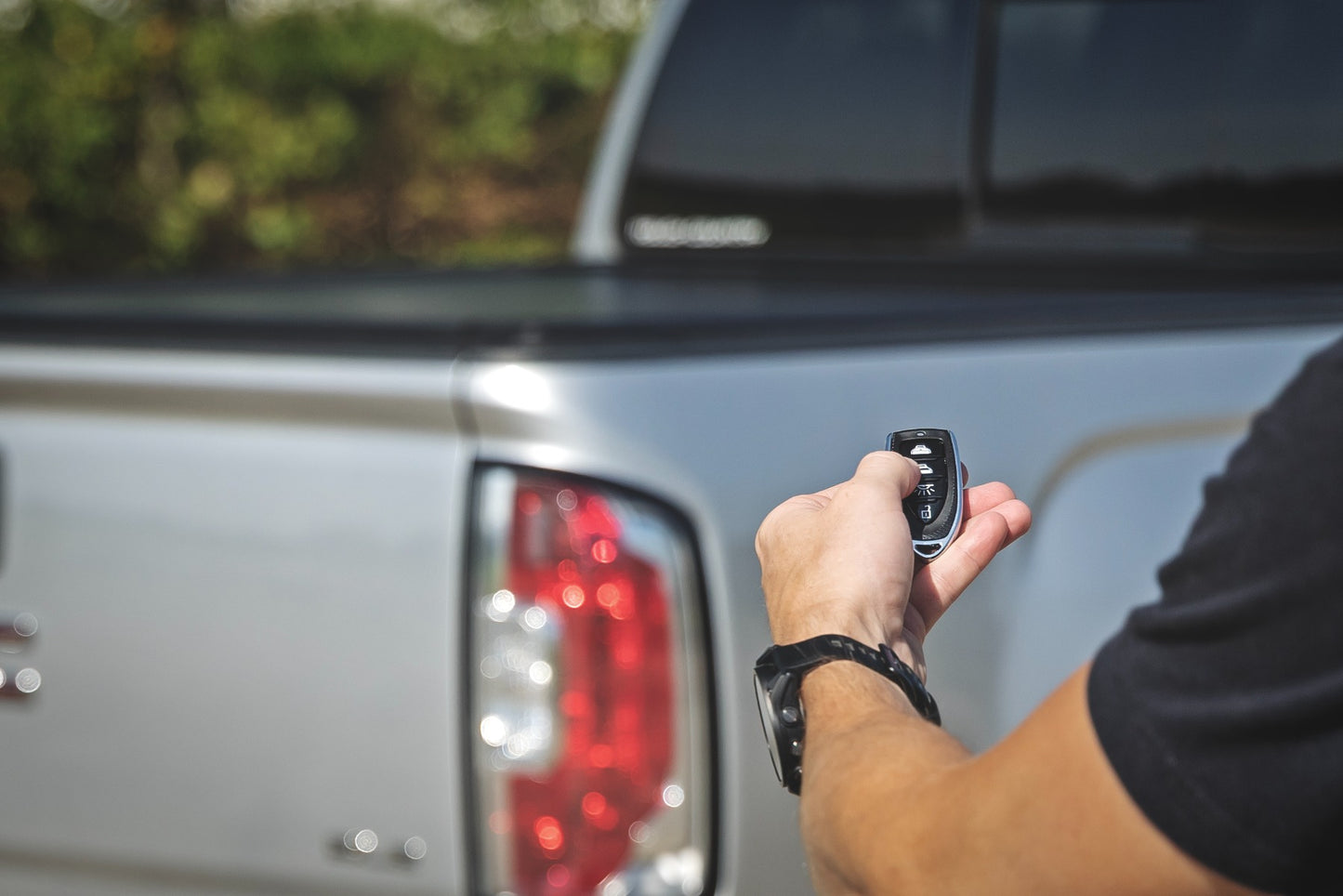 POWERED RETRACTABLE BED COVER 5' BED | CHEVY/GMC CANYON/COLORADO (15-26)