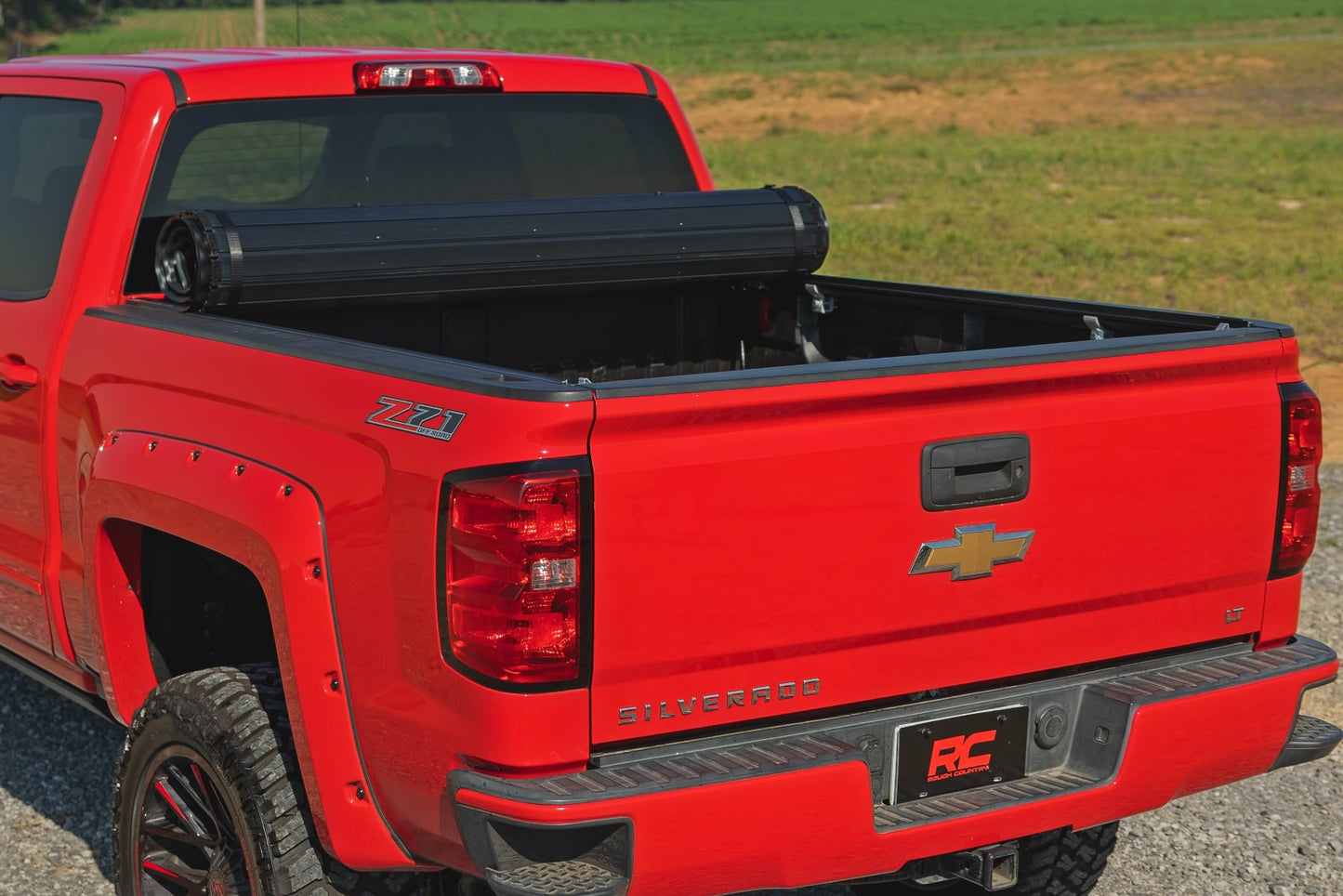 HARD ROLL UP BED COVER 5'9" BED | CHEVY/GMC 1500 (14-18 & CLASSIC)