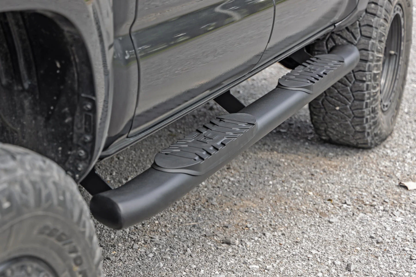 OVAL NERF STEP DOUBLE CAB | BLACK | TOYOTA TACOMA 2WD/4WD (2005-2023)