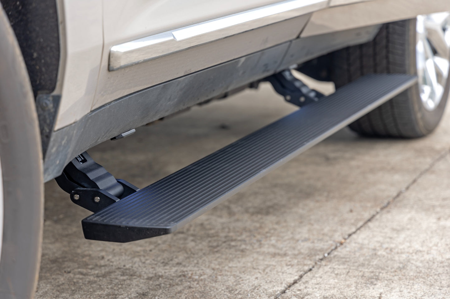 POWER RUNNING BOARDS DUAL ELECTRIC MOTOR | CREW CAB | CHEVY/GMC TAHOE/YUKON (21-26)