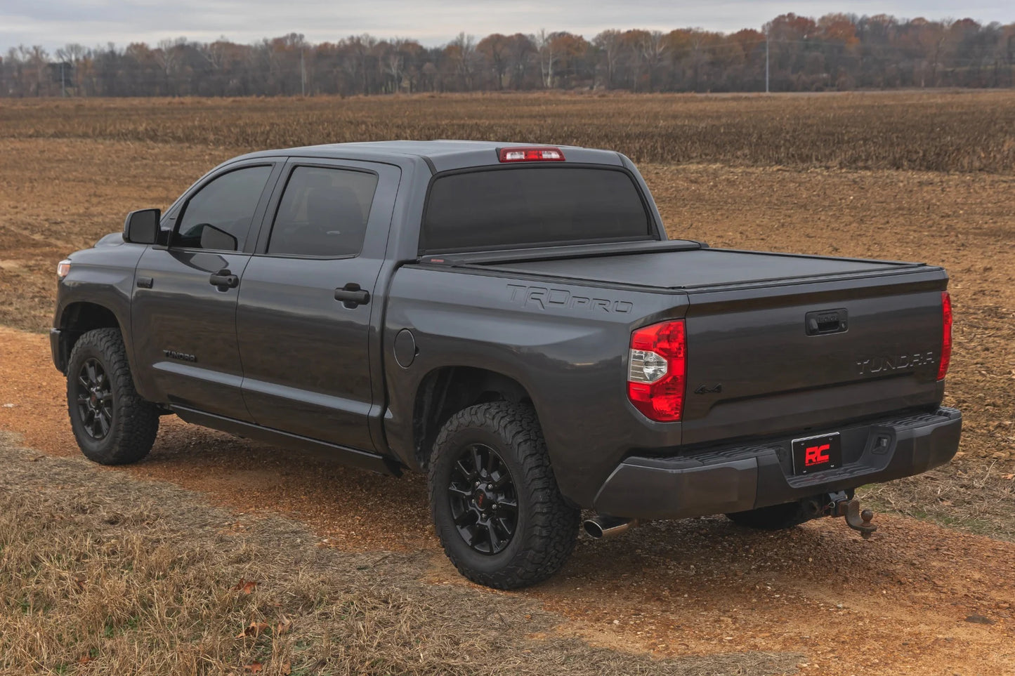 RETRACTABLE BED COVER 5'7" BED | TOYOTA TUNDRA 2WD/4WD (2007-2021)