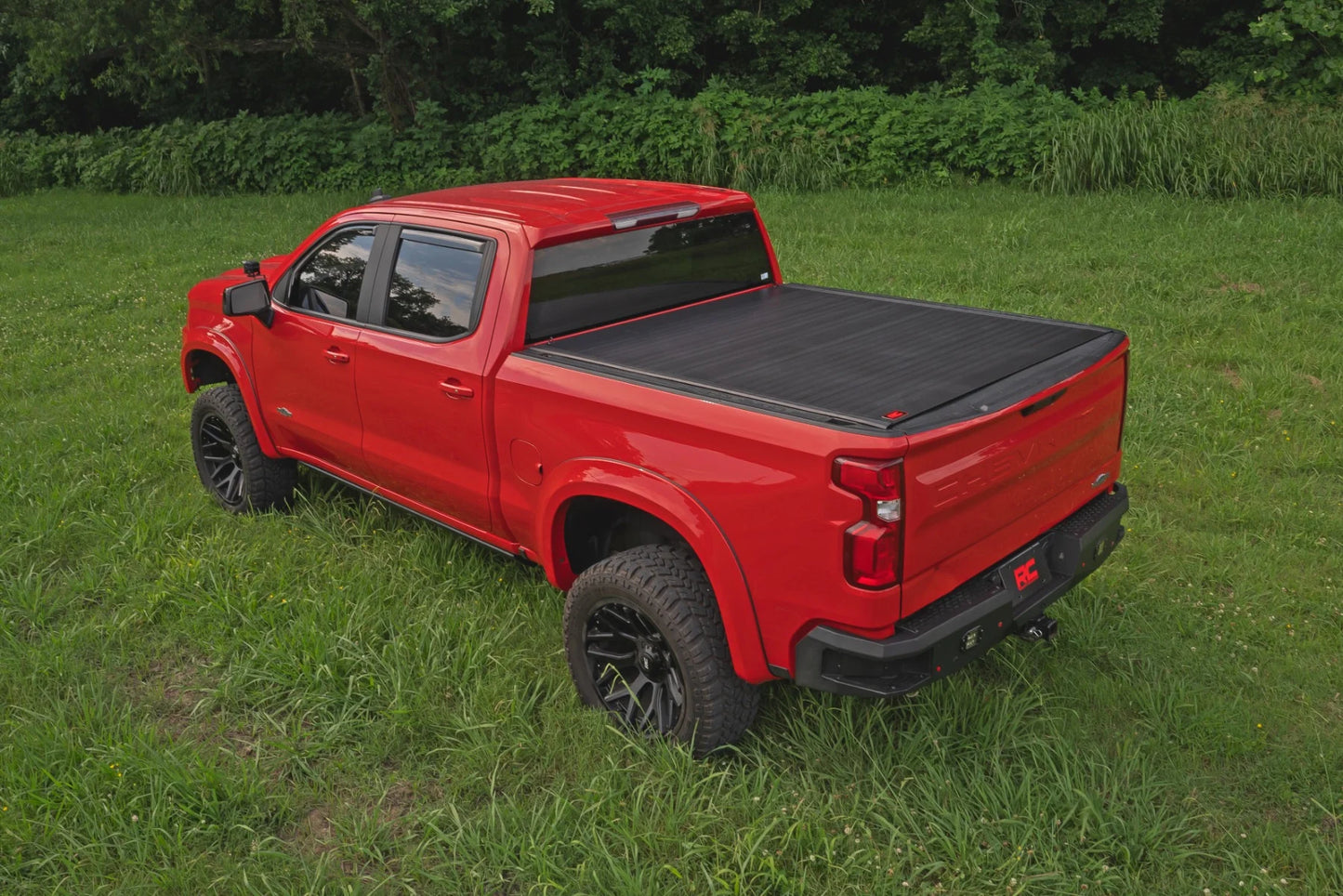 Hard Roll Up Bed Cover 5'10" Bed | Chevy/GMC Sierra 1500 (19-25)/Silverado 1500 (19-25)