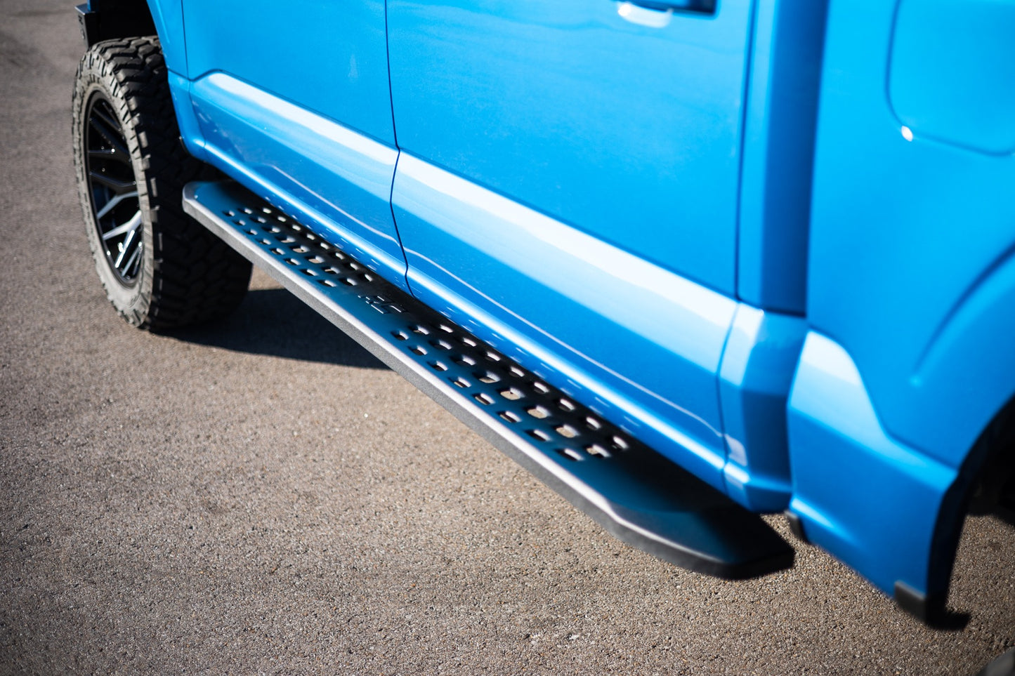 RPT2 RUNNING BOARD CREW CAB | BLACK | FORD F-150/F-150 LIGHTNING/RAPTOR (15-24)