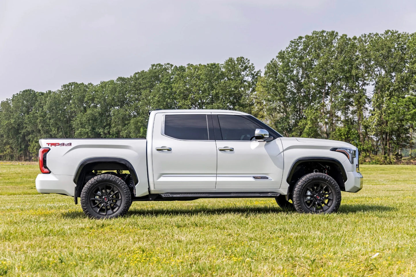 HD2 RUNNING BOARDS CREWMAX | TOYOTA TUNDRA 2WD/4WD (2022-2024)