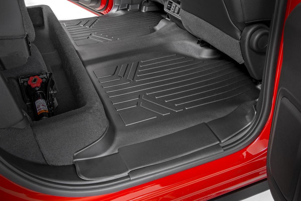 FLOOR MATS CHEVY/GMC 1500/2500HD/3500HD (19-24)